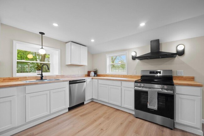 Photo - 6429 Wembridge Dr