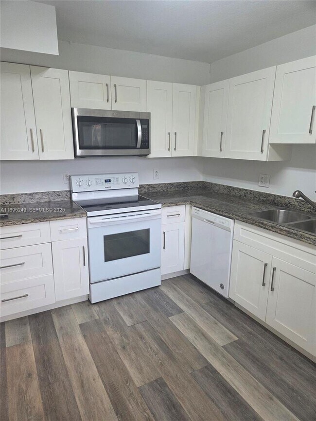 Photo - 307 Lakeview Dr Unit 202