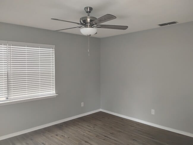 Photo - 5564 Springer Ct