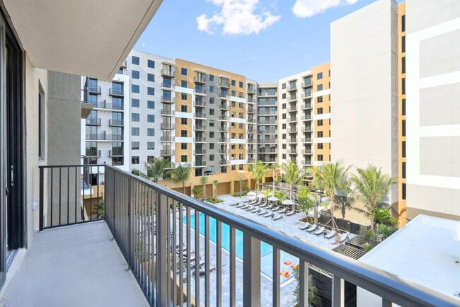 1BR, 1BA - 675SF - Balcony View
