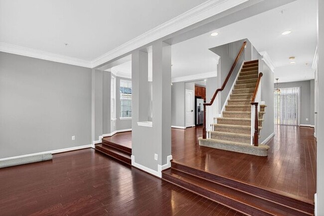 Photo - 2983 Devonfield Ave