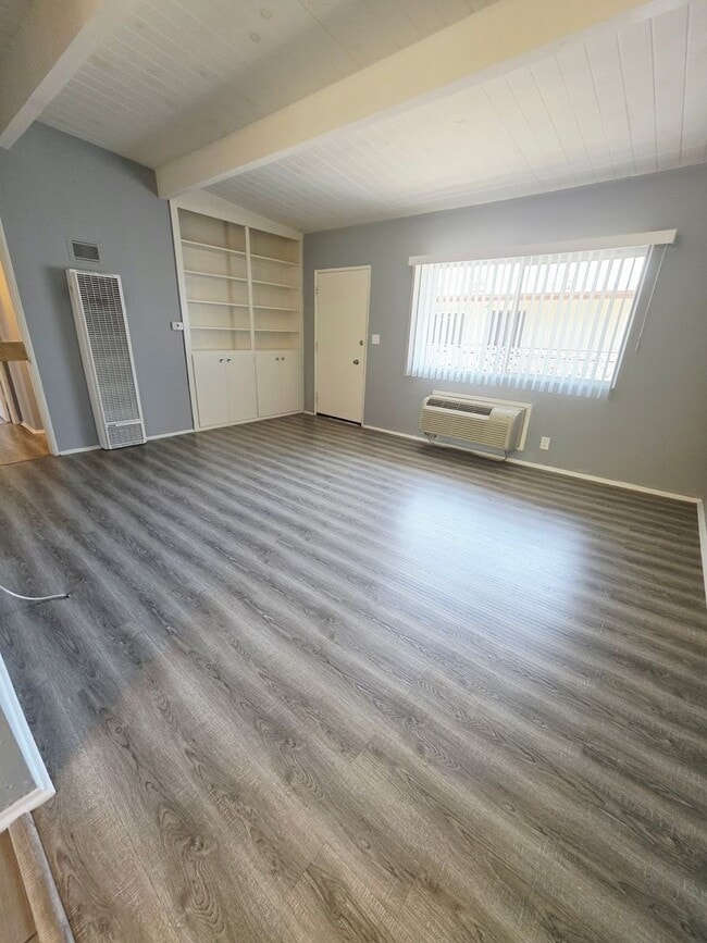 Building Photo - 4133 La Crescenta Ave Rental