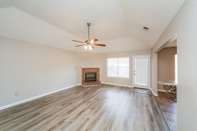 Photo - 6954 Naples Dr