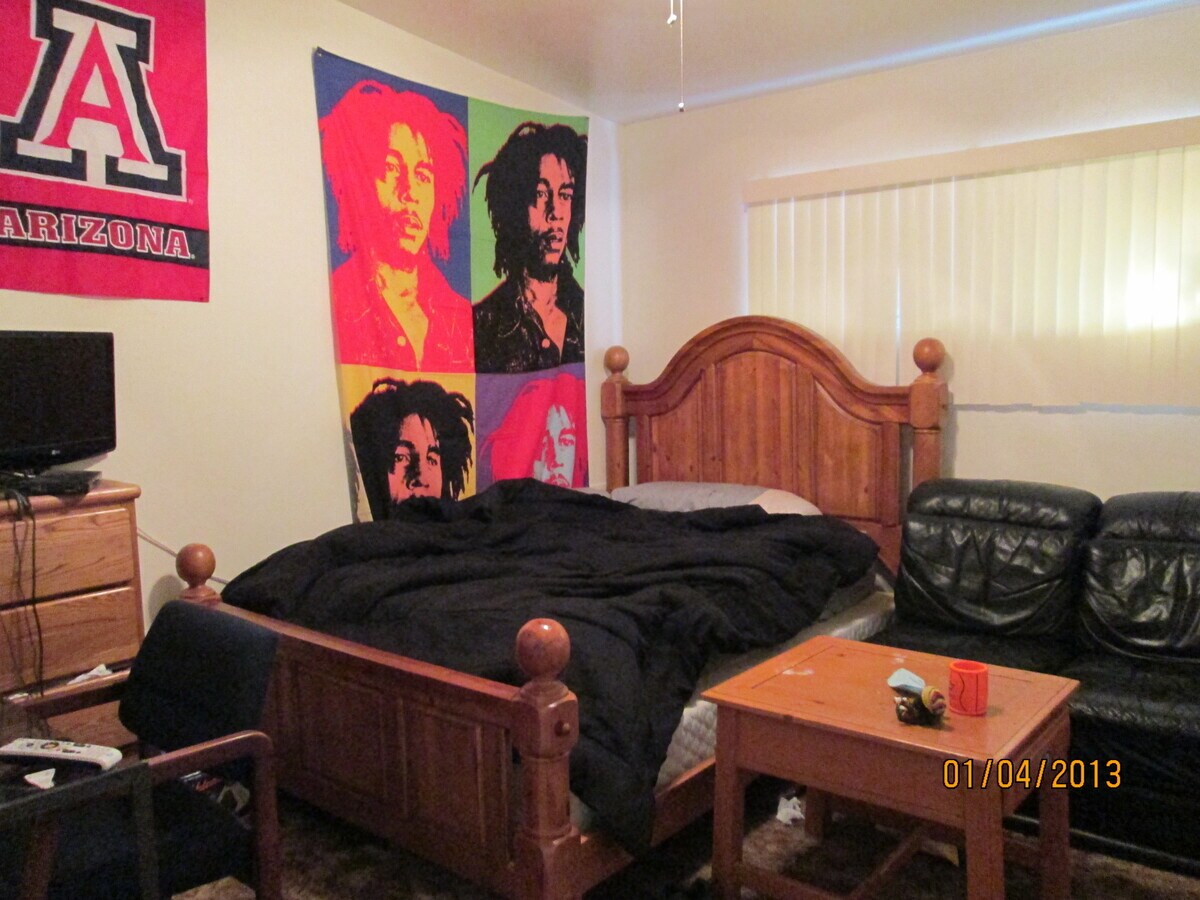 Photo - 1245 E Waverly St Unit 6 bed 3 bath