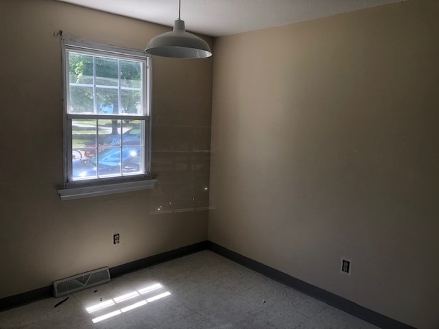 Dining Area - Elm Circle Affordable Apartments