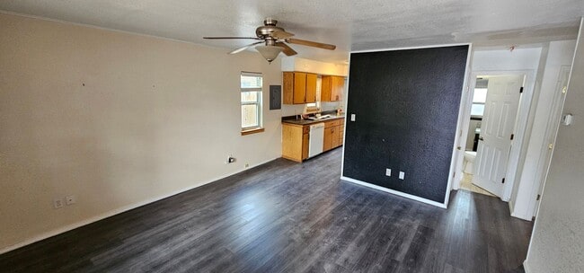 Photo - 213 S Ave E Unidad A (1145)