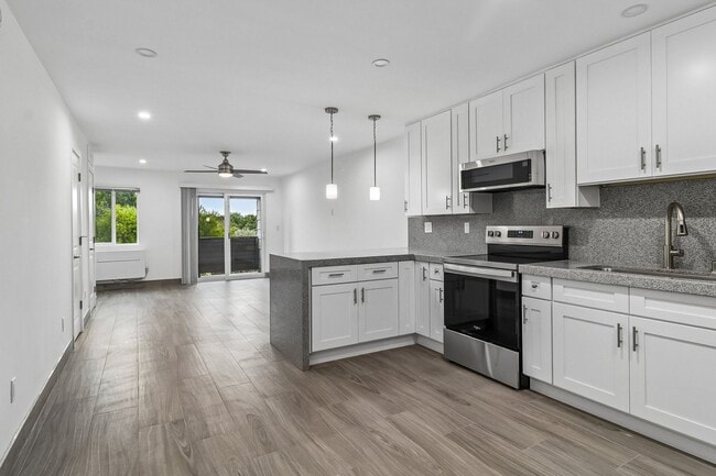 Photo - 2065 Poplar Rd Unit 508
