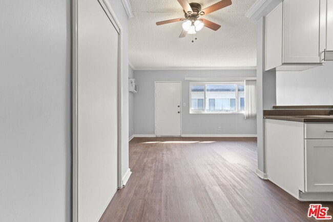 Photo - 5555 Carlton Way Unit 19