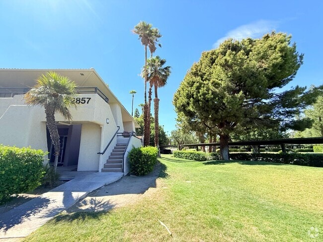 Building Photo - AVAILABLE NOW!! 1 Bedroom 1 Bathroom Condo... Unit #116