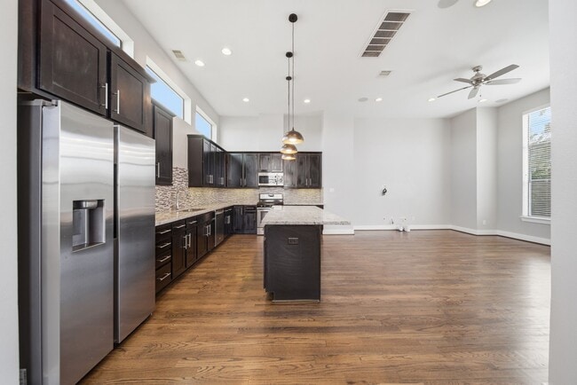 Photo - 1814 Thompson St