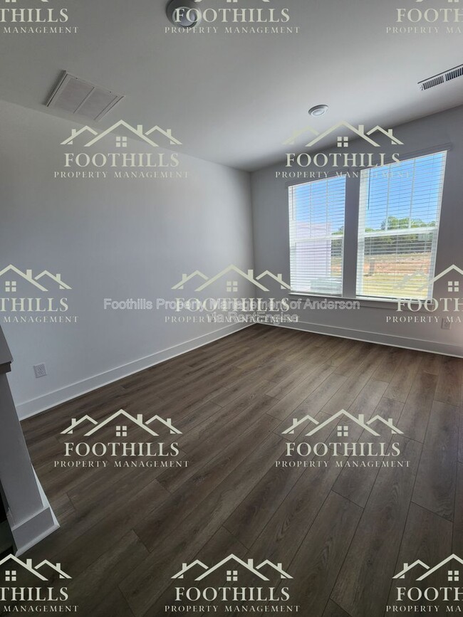 Photo - 267 Silo Rdg Dr