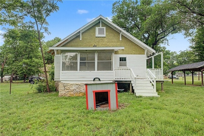 Photo - 810 N King St