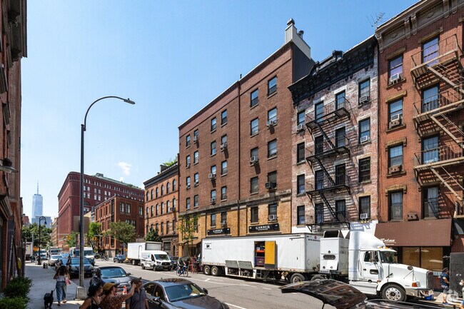 Photo - 710 Greenwich St