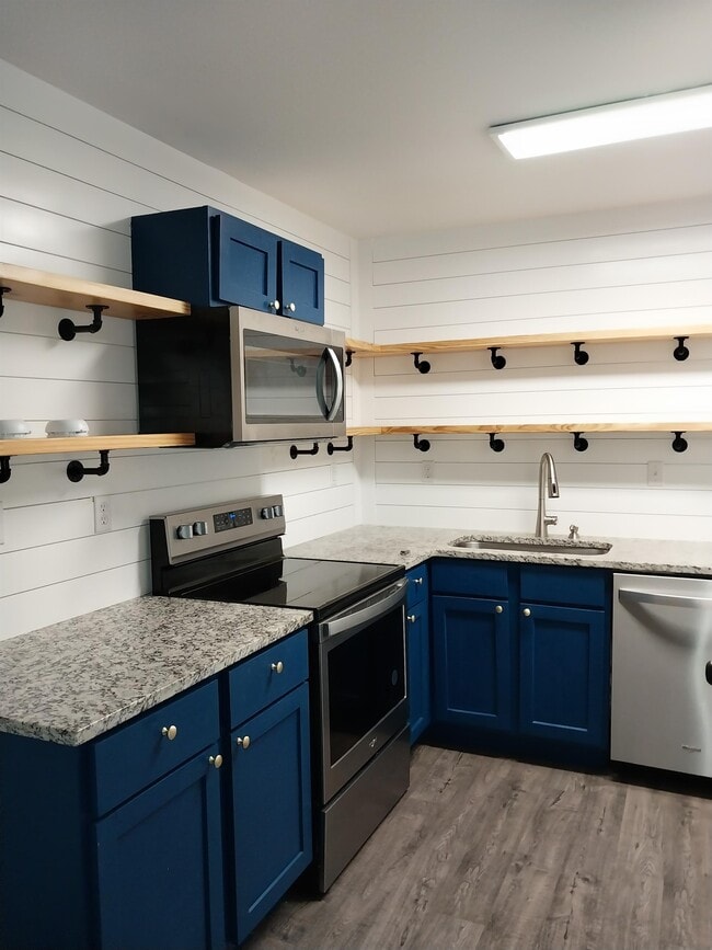 Photo - 2903 Elmore Rd SW