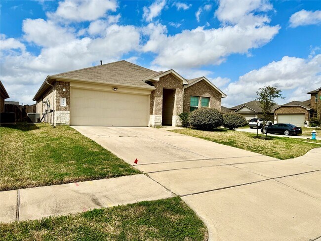 Photo - 4743 Lombardy Fire Trail