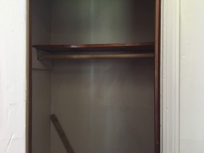 Photo - 2563 Peres Ave