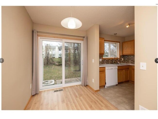 Photo - 16331 Timber Crest Dr SE