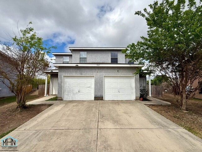 Building Photo - Beautiful Two Story Duplex Near Randolph AFB and FT SAM Houston!