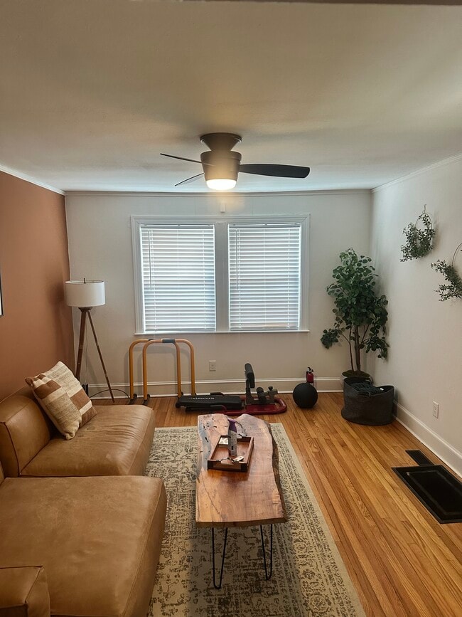 Photo - 910 E Mulberry St