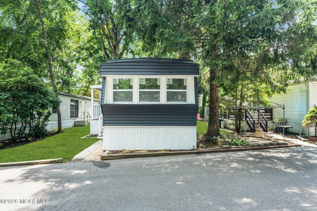 56 Marcia Memorial Cir