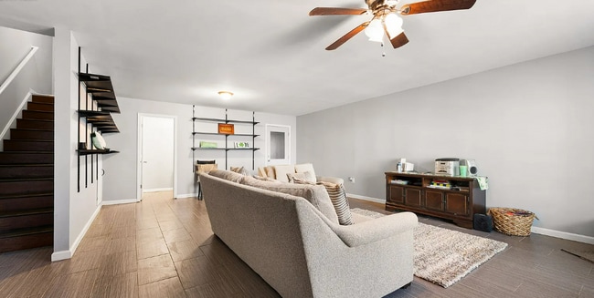 Building Photo - 209 Townview Dr Rental