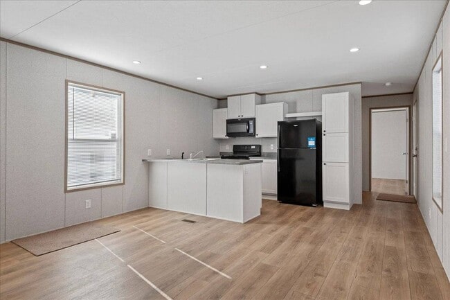 Photo - 1751 N Grand Ave W