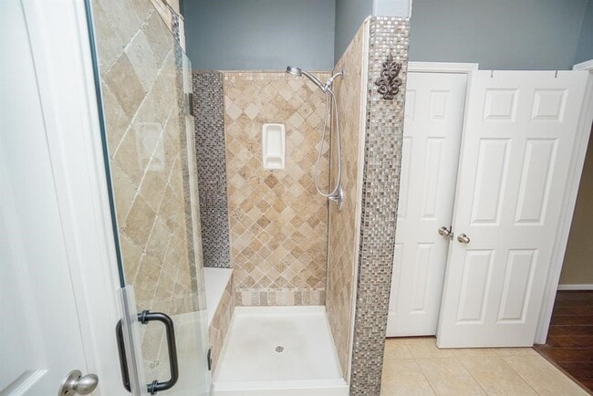 Photo - 3211 London Ln
