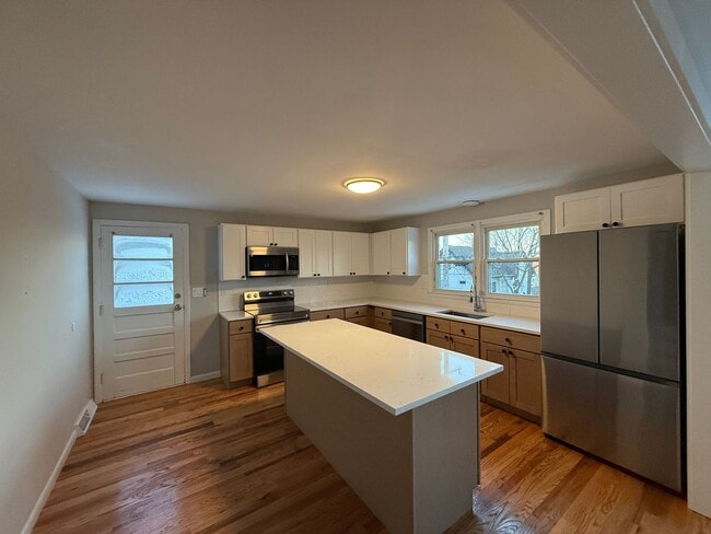 Photo - Recently updated 3 Bed 1 Bath Single Family House available February 1st!