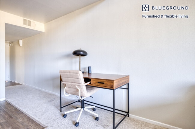 20500 Ventura Blvd Unit SI FL3-ID681