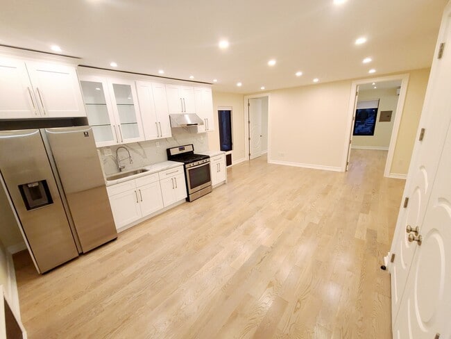 Photo - 9627 95th Ave