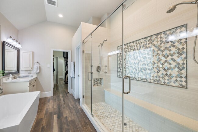 Photo - 19 Cohasset Pl