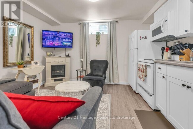 Photo - 112 Rolph St Unit #6