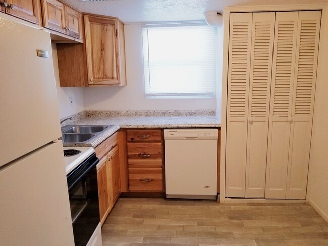 Photo - 85 Princeton Ave Unit B