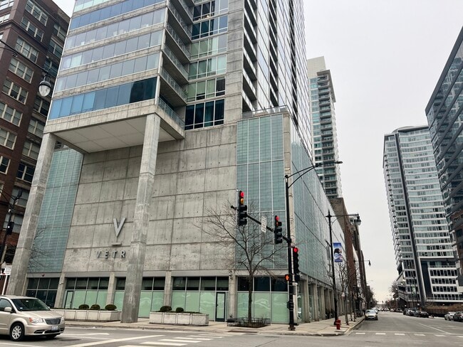 Building Photo - 611 S Wells St