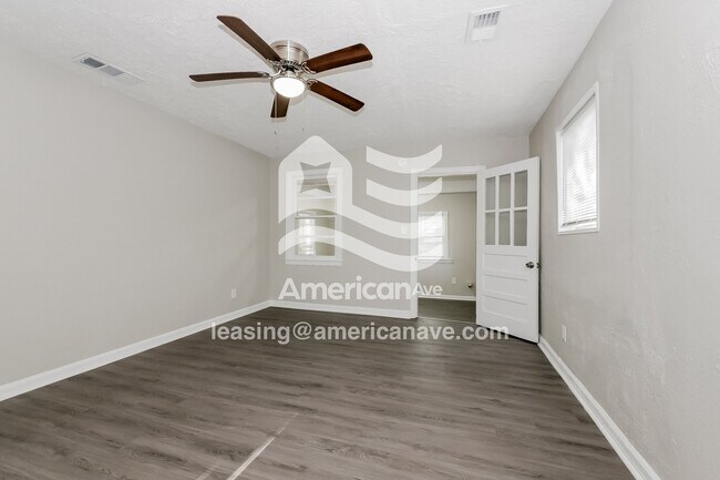 Photo - 2434 Pye Ave