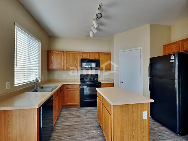 Photo - 1217 S 121st Dr