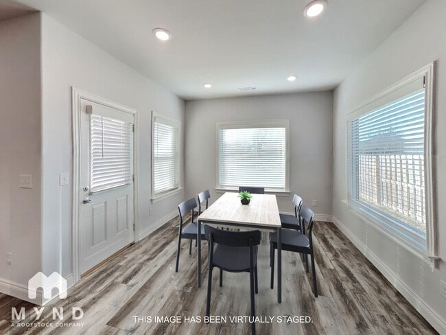 Photo - 1021 Pebble Pass