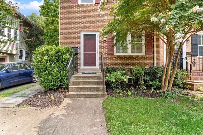 Photo - 1723 Price St