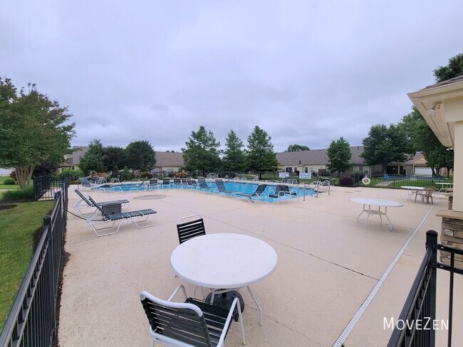 Photo - 307 Easterlin Way