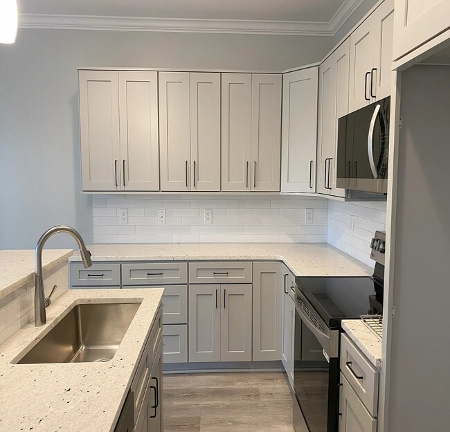 Building Photo - 102 Maple Vw Dr Unit 102