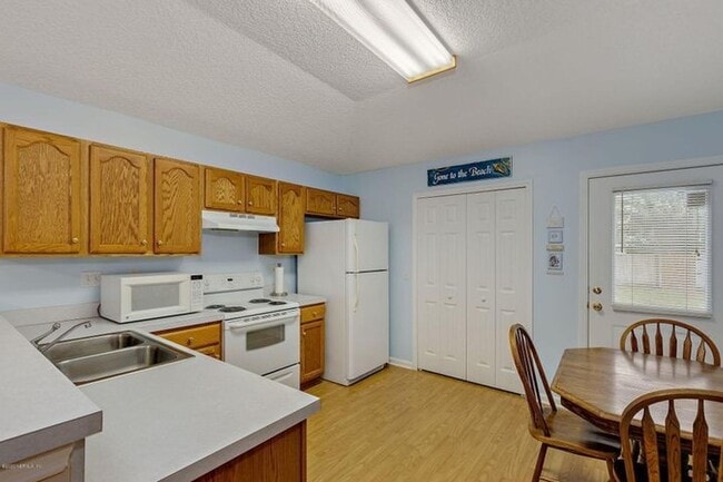 Photo - 3 bedroom 2 bath house in the heart of Ora...