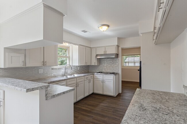 Photo - 5647 Lymbar Dr