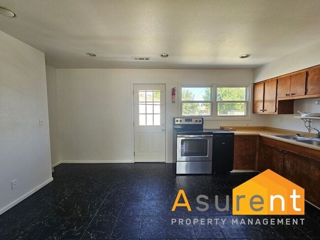Spacious 3-Bedroom, 2-Bath Home in Convenient Medford Location