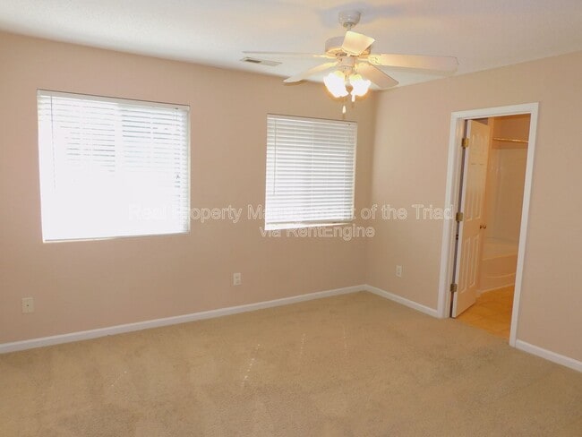 Photo - 5402 Carriage Woods Dr