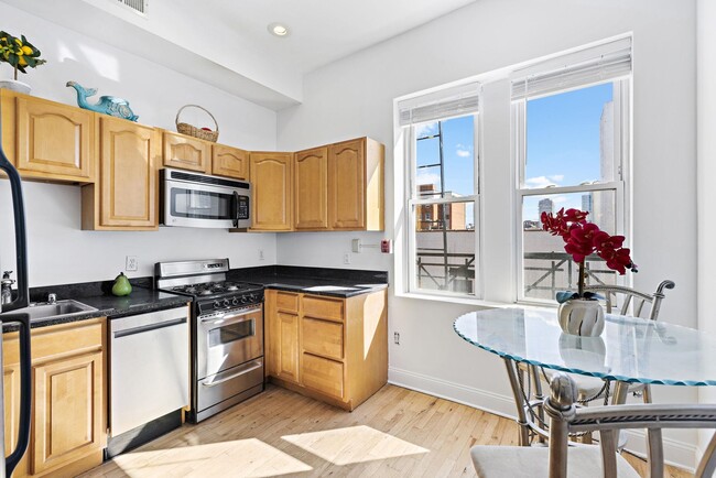 Photo - 231 Grand St Condo Unit 5R
