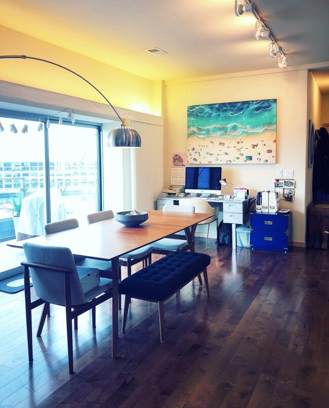 Photo - Oregon Apartments