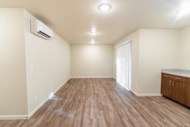 Photo - 1051 Schurman Dr S Unit 203