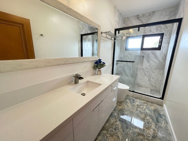 Photo - 2045 Mott Smith Dr Unit 2 bedroom