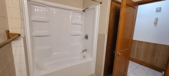 Photo - 8429 S Marquette Ave Unidad 1