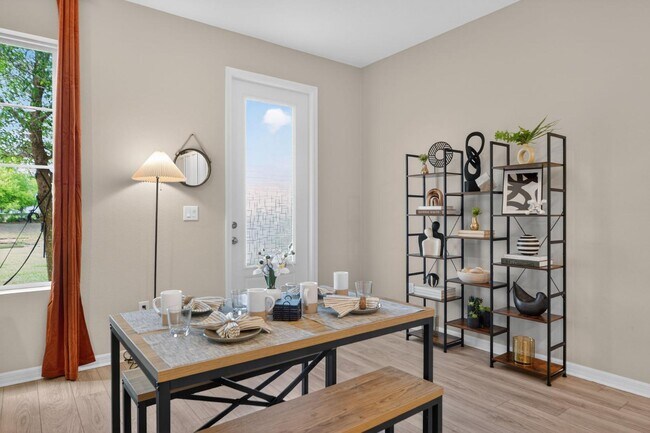 Photo - 700 Benoi Dr